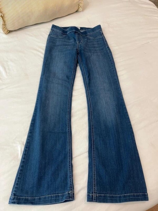 Denim - Women's Blue Flared Jeans - Classic High-Rise